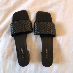 NWOT Black braided heeled sandals